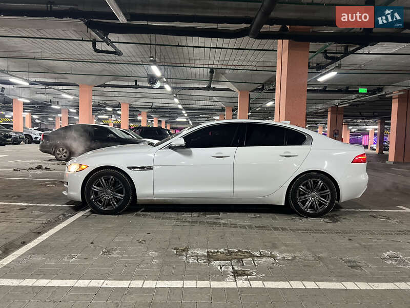 Седан Jaguar XE 2016 в Киеве фото 9 Седан Jaguar XE 2016 в Киеве