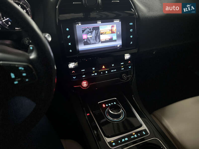 Седан Jaguar XE 2016 в Киеве фото 14 Седан Jaguar XE 2016 в Киеве