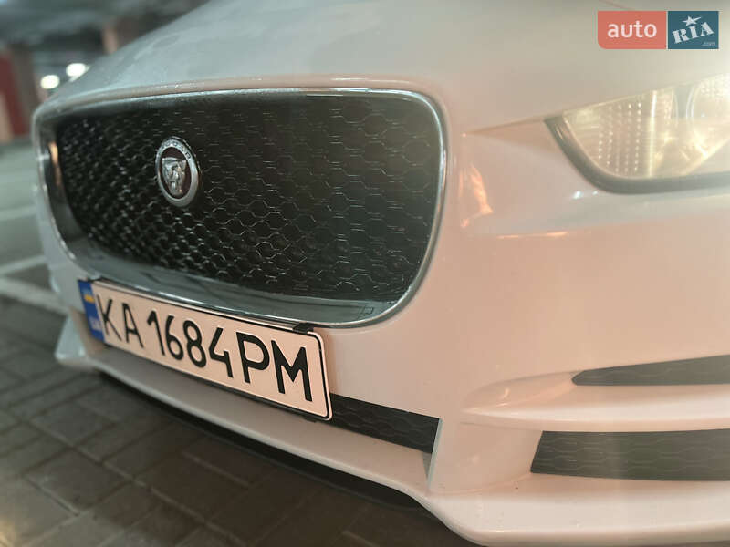 Седан Jaguar XE 2016 в Киеве фото 21 Седан Jaguar XE 2016 в Киеве