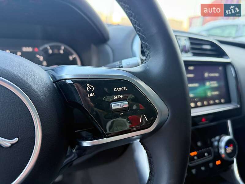 Седан Jaguar XE 2020 в Киеве фото 21 Седан Jaguar XE 2020 в Киеве