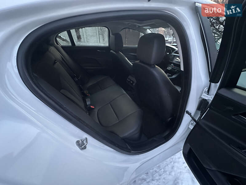 Седан Jaguar XE 2016 в Днепре