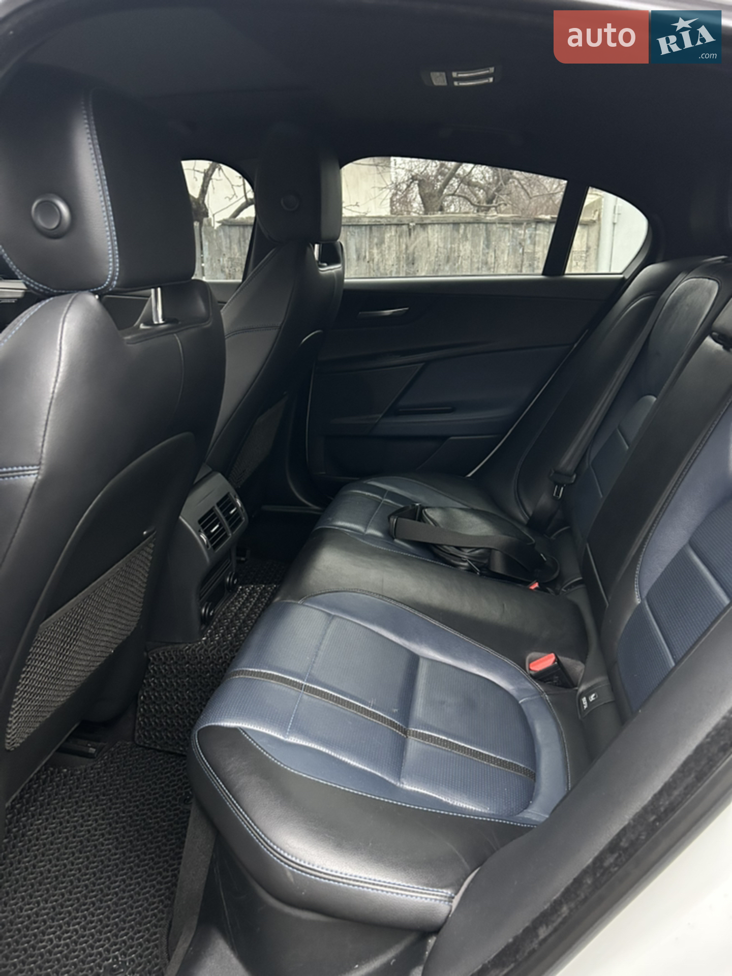 2017 Jaguar XE - мініатюра 13