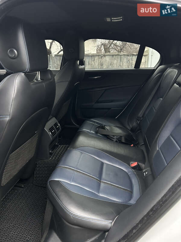 Седан Jaguar XE 2017 в Чернигове фото 13 Седан Jaguar XE 2017 в Чернигове