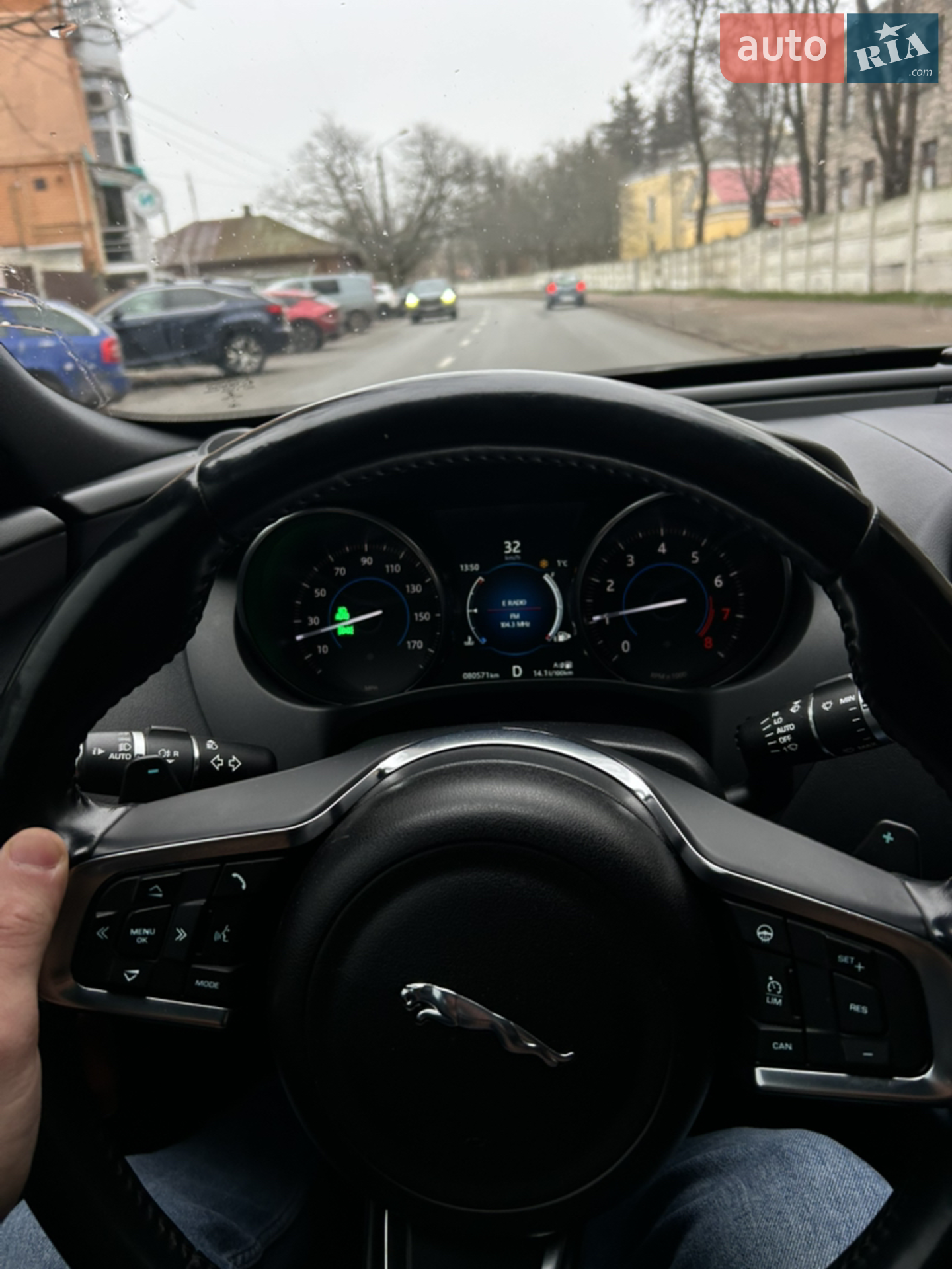 2017 Jaguar XE - мініатюра 21