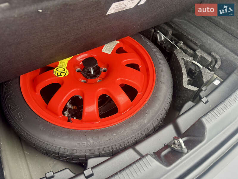 Седан Jaguar XE 2016 в Новояворовске фото 46 Седан Jaguar XE 2016 в Новояворовске