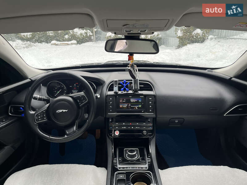 Седан Jaguar XE 2016 в Ивано-Франковске фото 52 Седан Jaguar XE 2016 в Ивано-Франковске