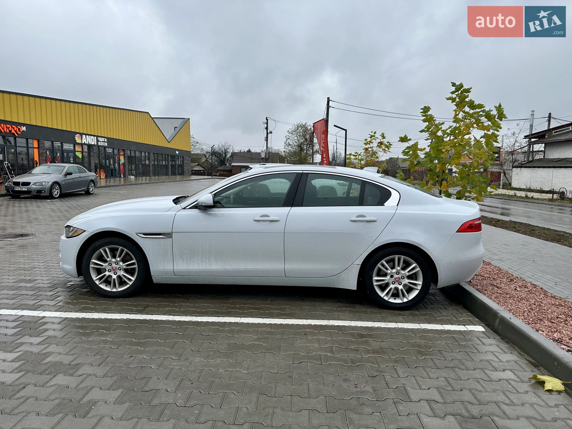 2018 Jaguar XE - мініатюра 8