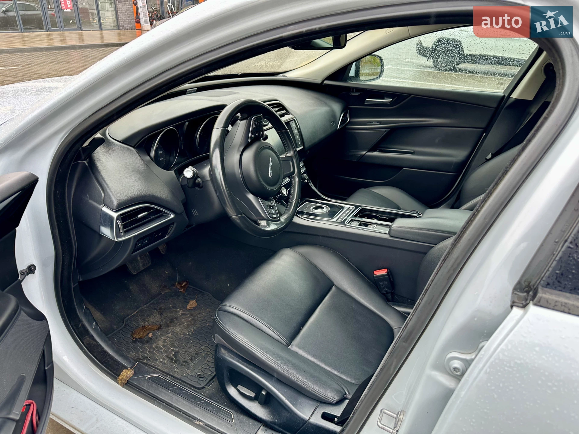2018 Jaguar XE - мініатюра 9
