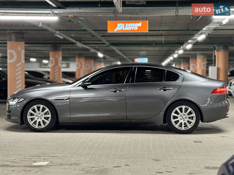Седан Jaguar XE 2016 в Києві
