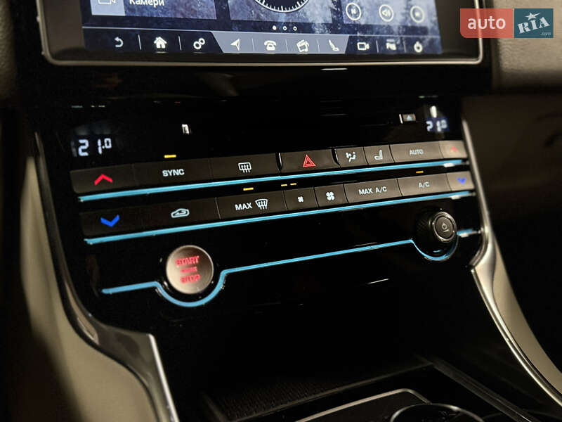 Седан Jaguar XE 2016 в Києві