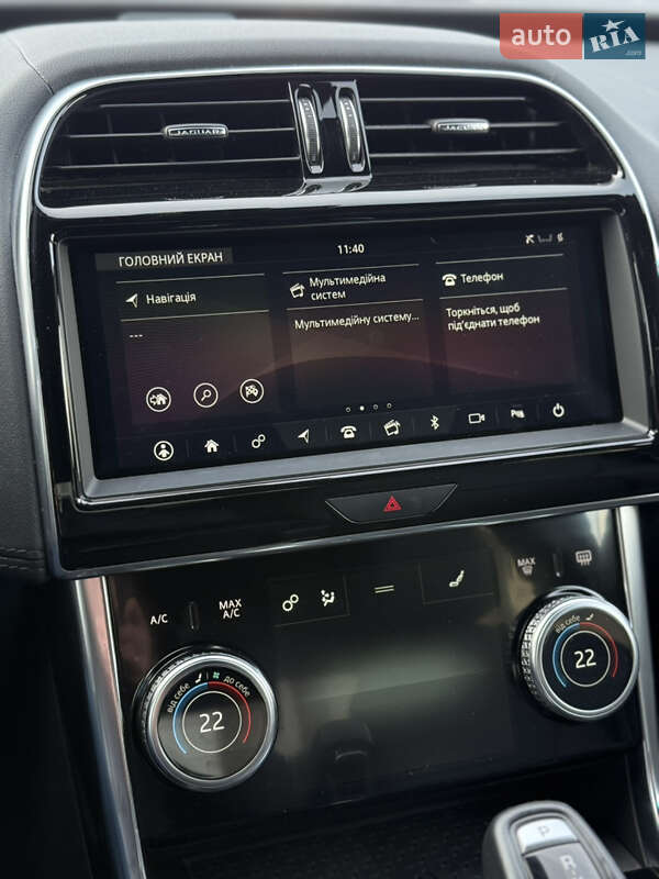 Седан Jaguar XE 2020 в Львове