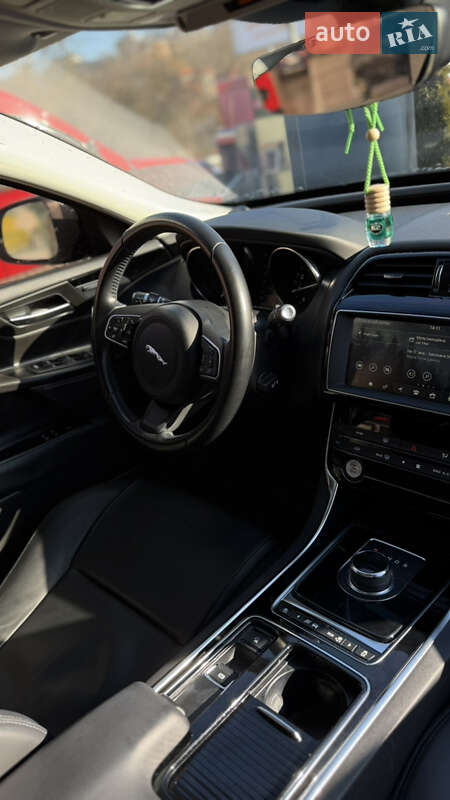 Седан Jaguar XE 2019 в Черновцах фото 6 Седан Jaguar XE 2019 в Черновцах