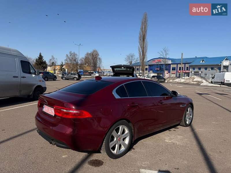 Седан Jaguar XE 2017 в Житомирі