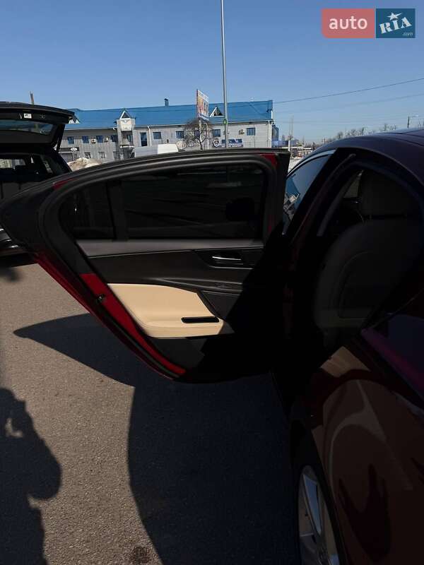 Седан Jaguar XE 2017 в Житомирі