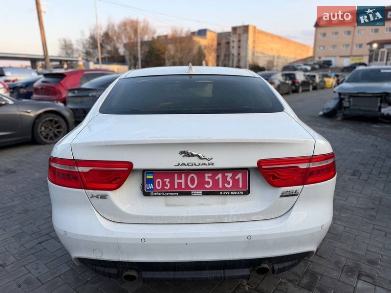 Седан Jaguar XE 2018 в Луцке