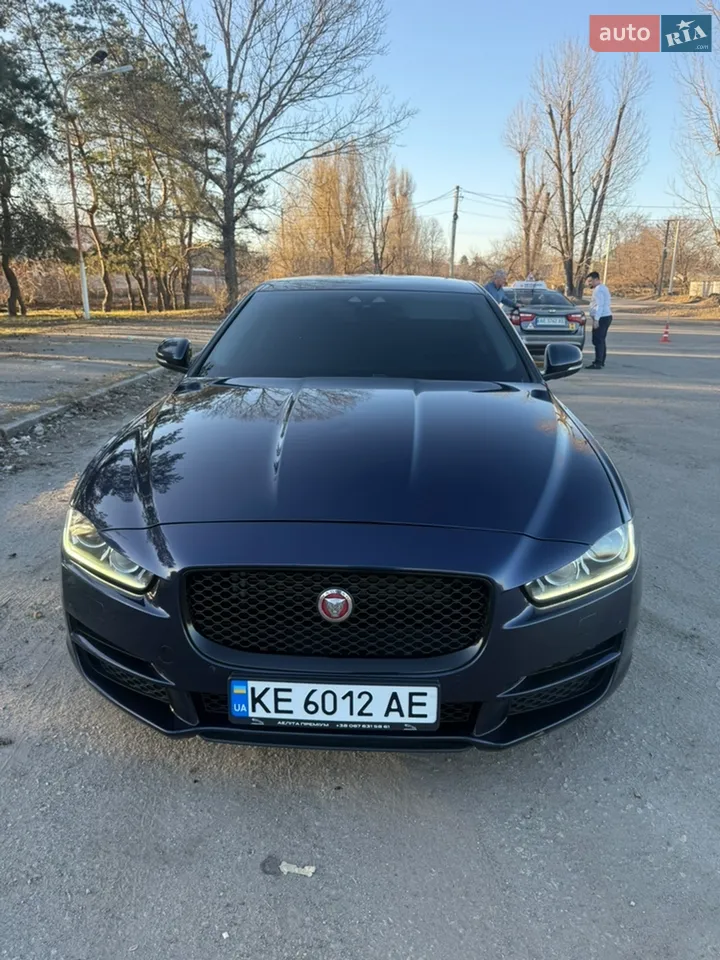 2016 Jaguar XE - мініатюра 16