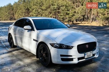 Седан Jaguar XE 2017 в Рокитному