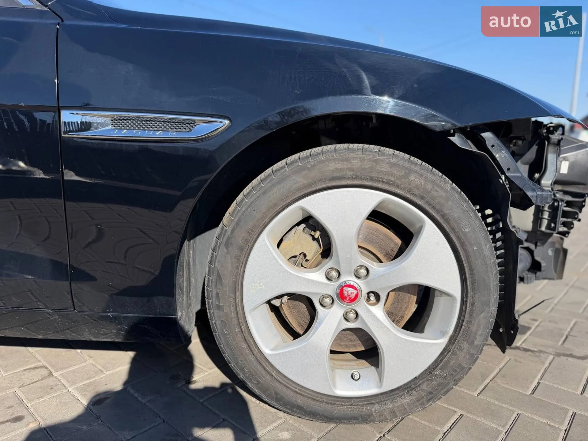 2016 Jaguar XE - мініатюра 4