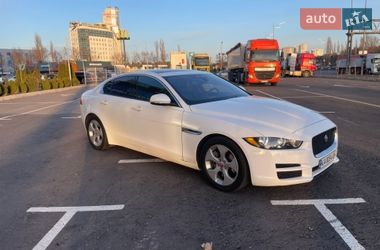 Седан Jaguar XE 2017 в Киеве