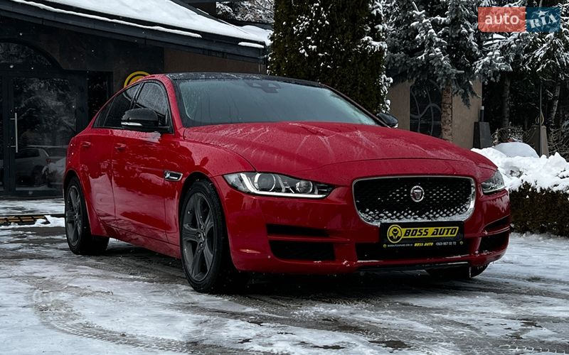 Седан Jaguar XE 2018 в Львове