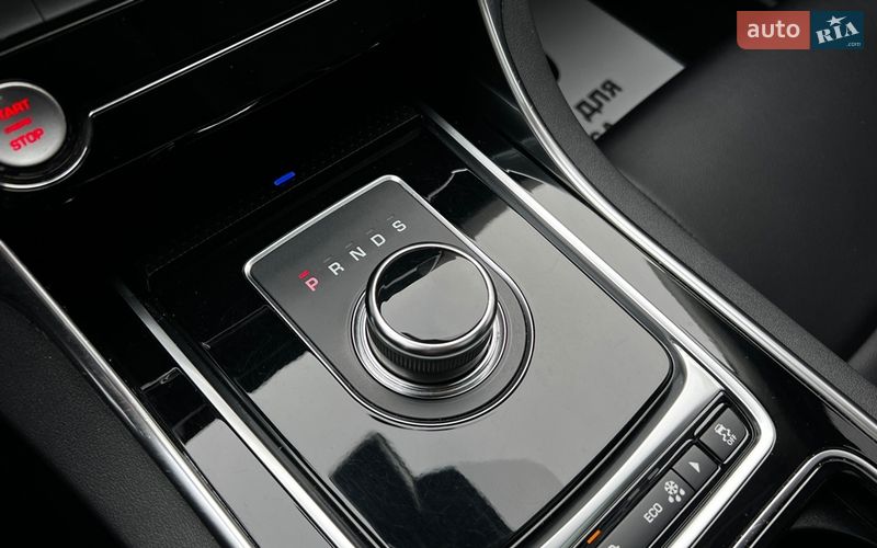 Седан Jaguar XE 2018 в Львове