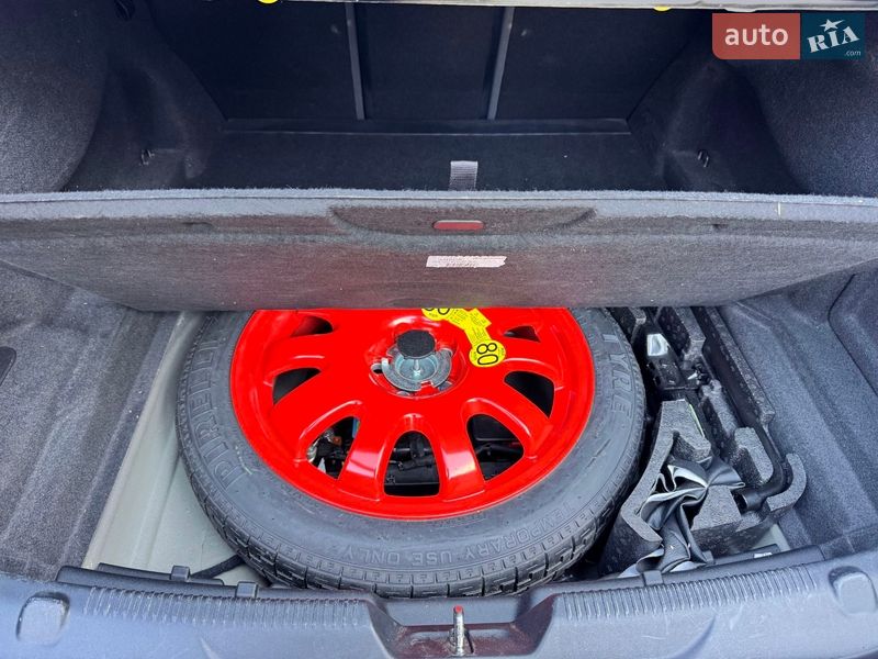 Седан Jaguar XE 2016 в Черновцах