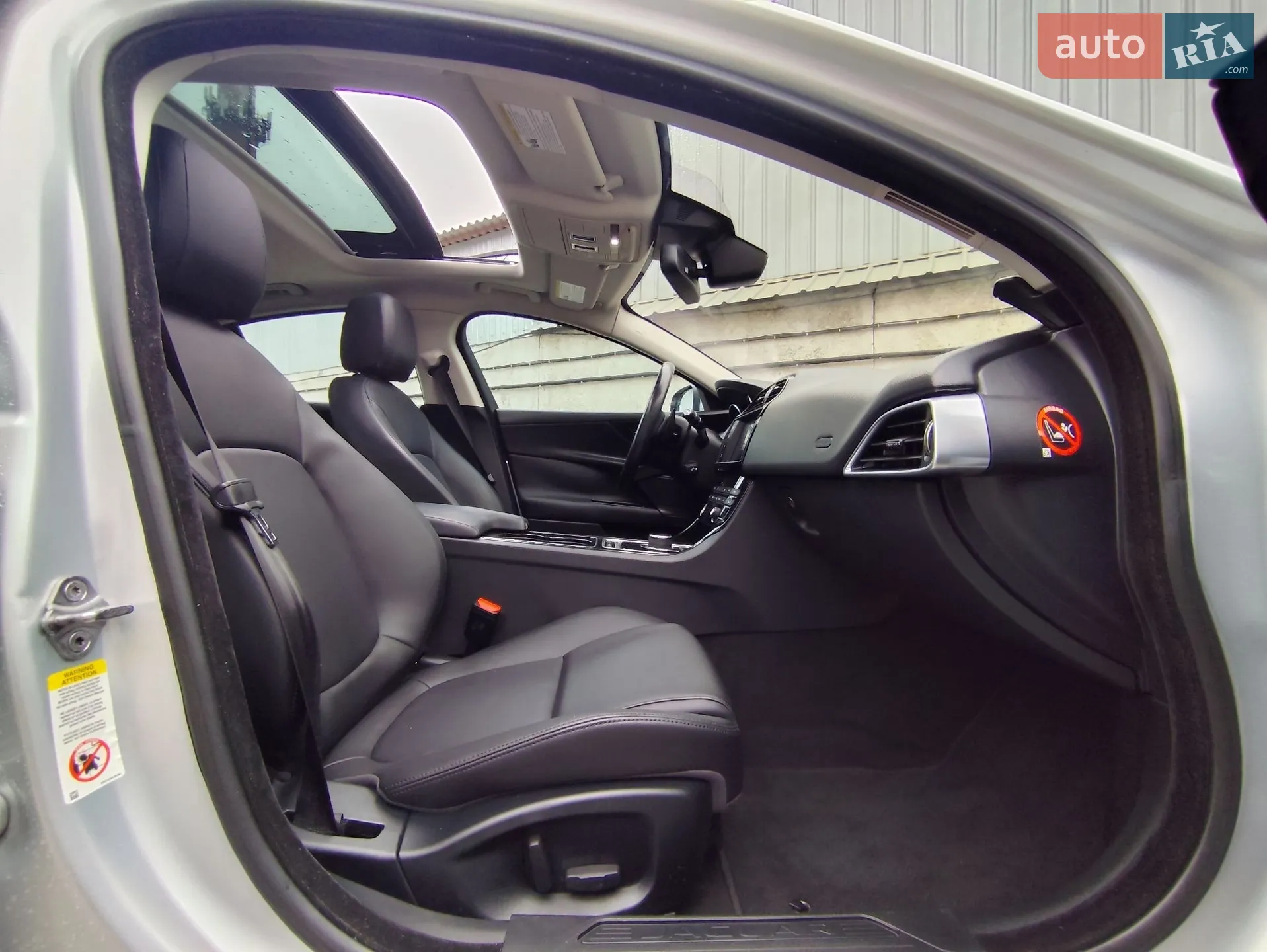 2016 Jaguar XE - мініатюра 11