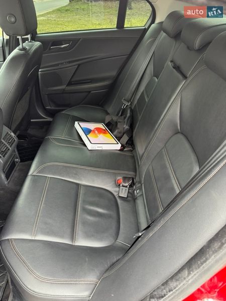 Седан Jaguar XE 2015 в Одесі фото 23 Седан Jaguar XE 2015 в Одесі