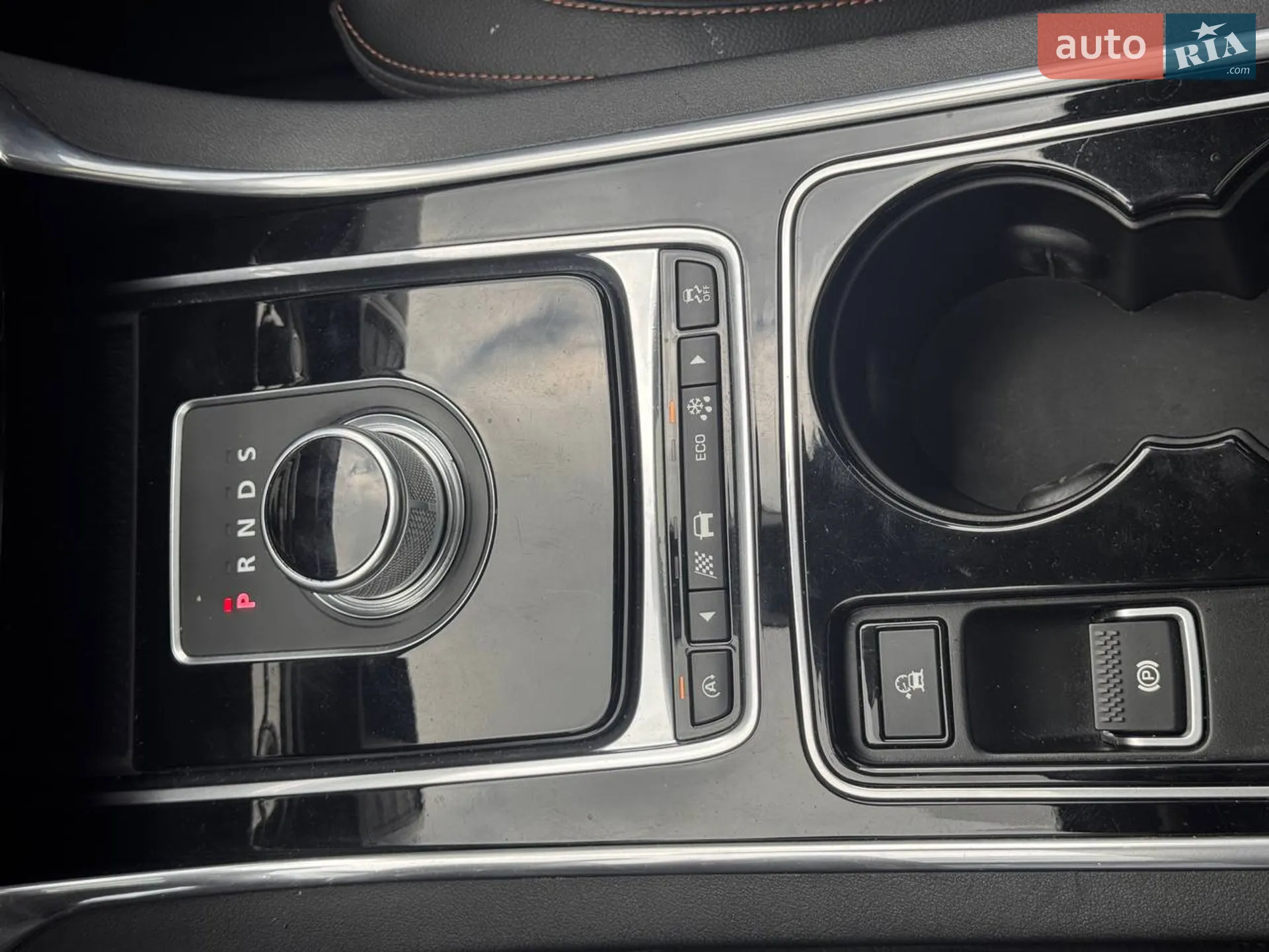 2015 Jaguar XE - мініатюра 32