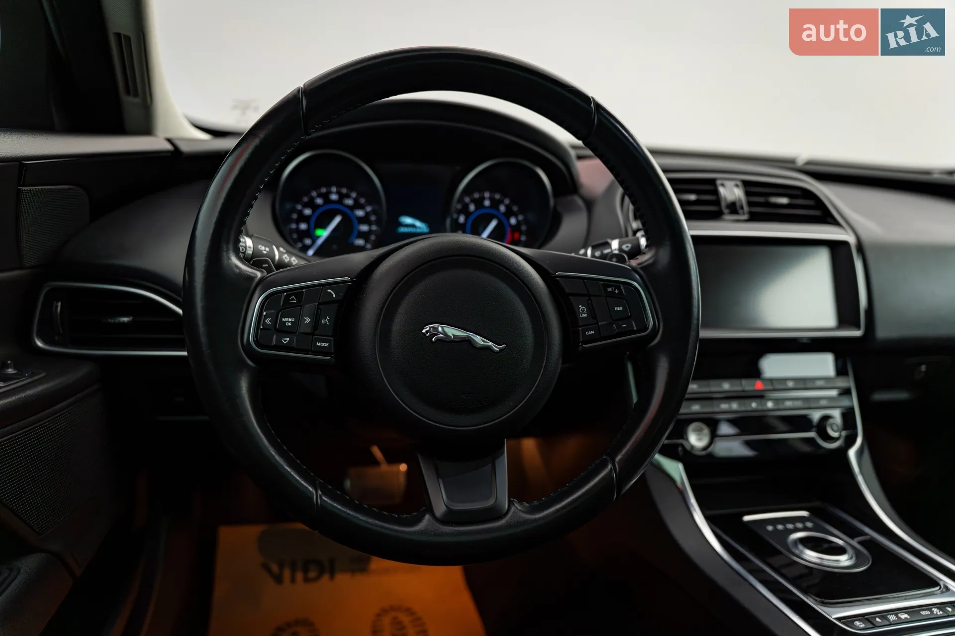 2018 Jaguar XE - мініатюра 12