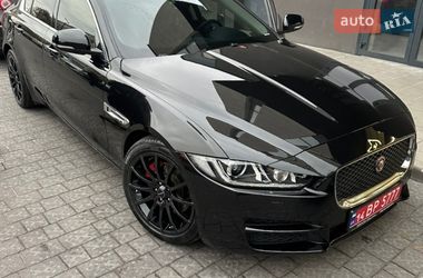 Седан Jaguar XE 2018 в Львове
