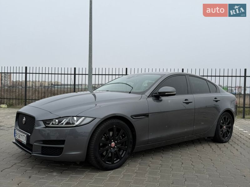 Седан Jaguar XE 2015 в Одесі