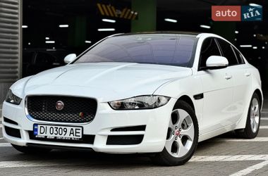 Седан Jaguar XE 2016 в Києві