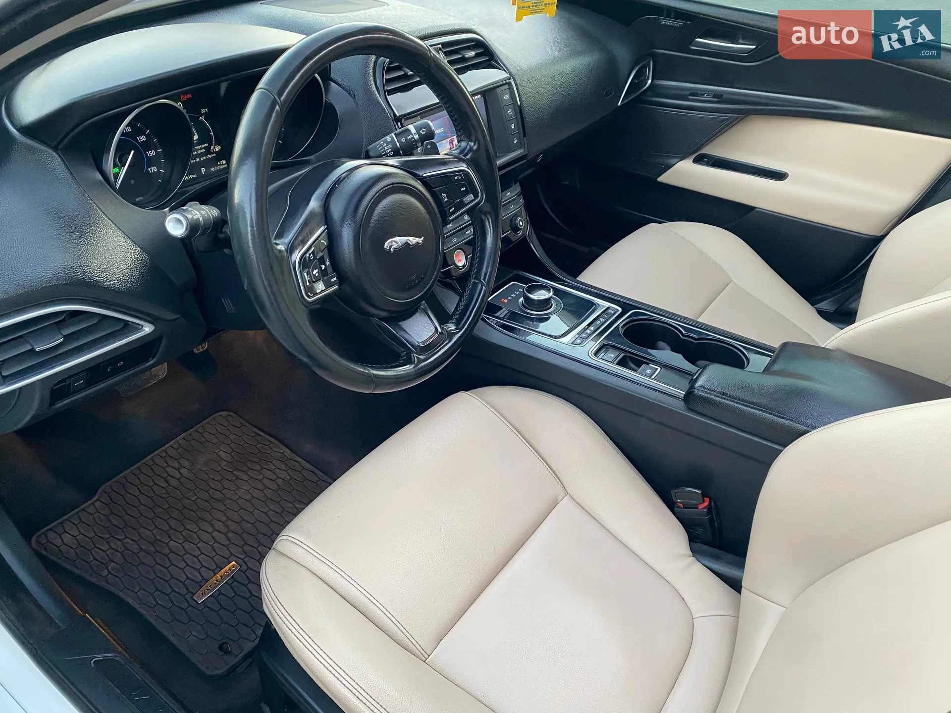 2016 Jaguar XE - мініатюра 10