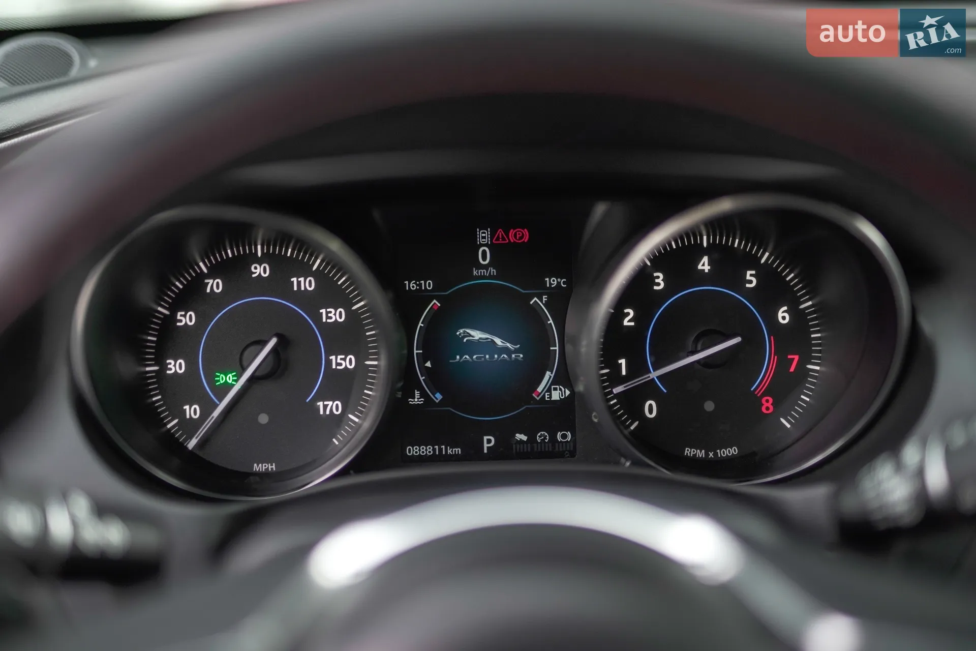 2016 Jaguar XE - мініатюра 13