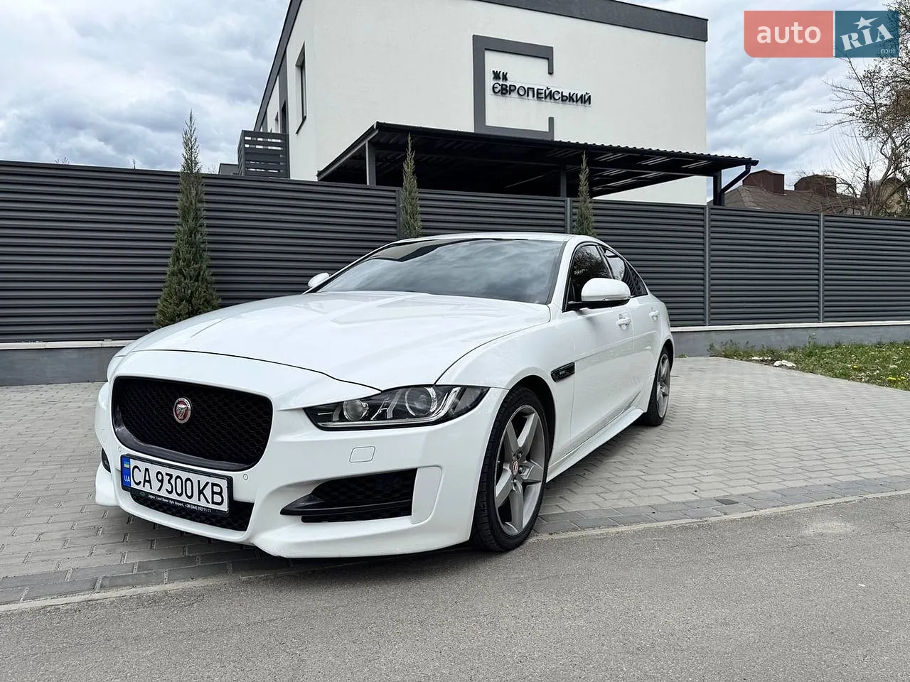 2015 Jaguar XE - мініатюра 33