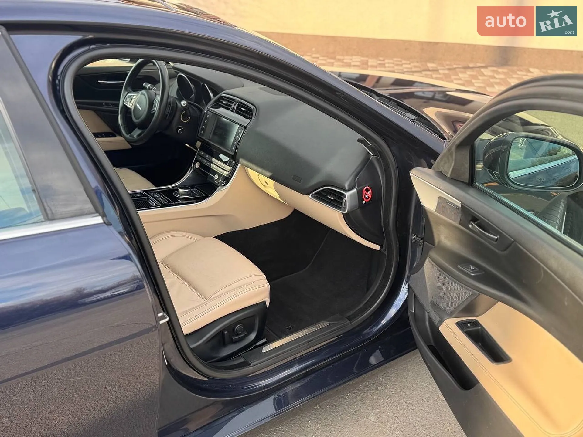 2016 Jaguar XE - мініатюра 28