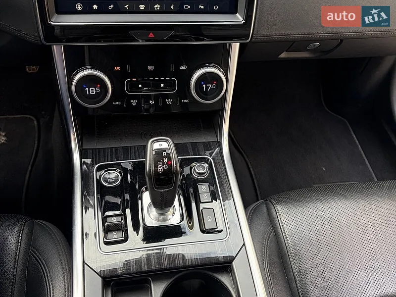 Jaguar XE 2019 VIN SAJAE4FX8LCP56665 фото оголошення 24 з 80