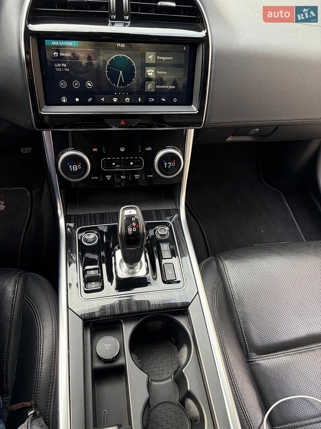 2019 Jaguar XE - мініатюра 24
