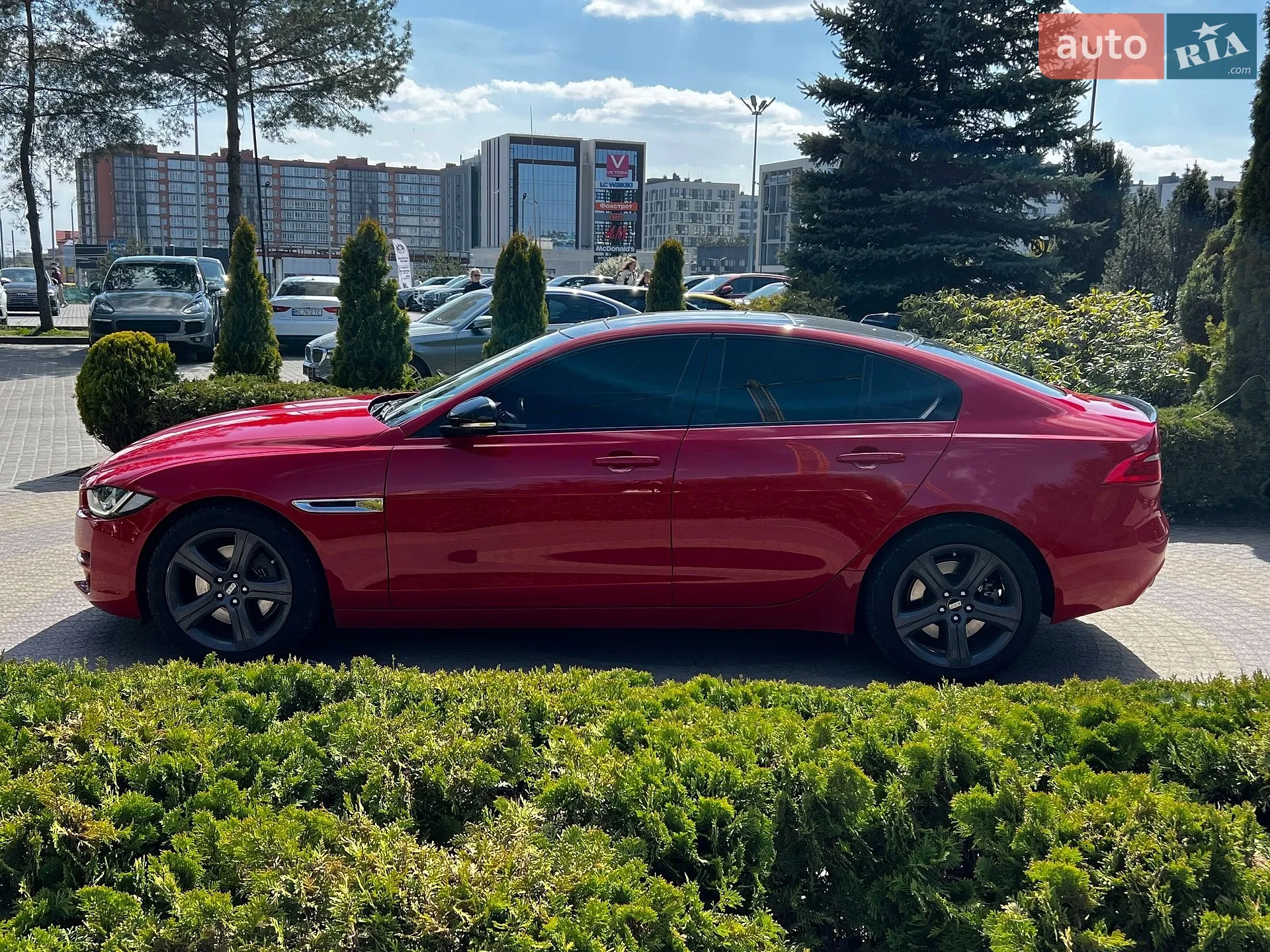 2018 Jaguar XE - мініатюра 5
