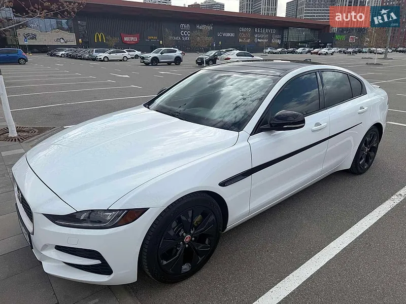 Jaguar XE 2020