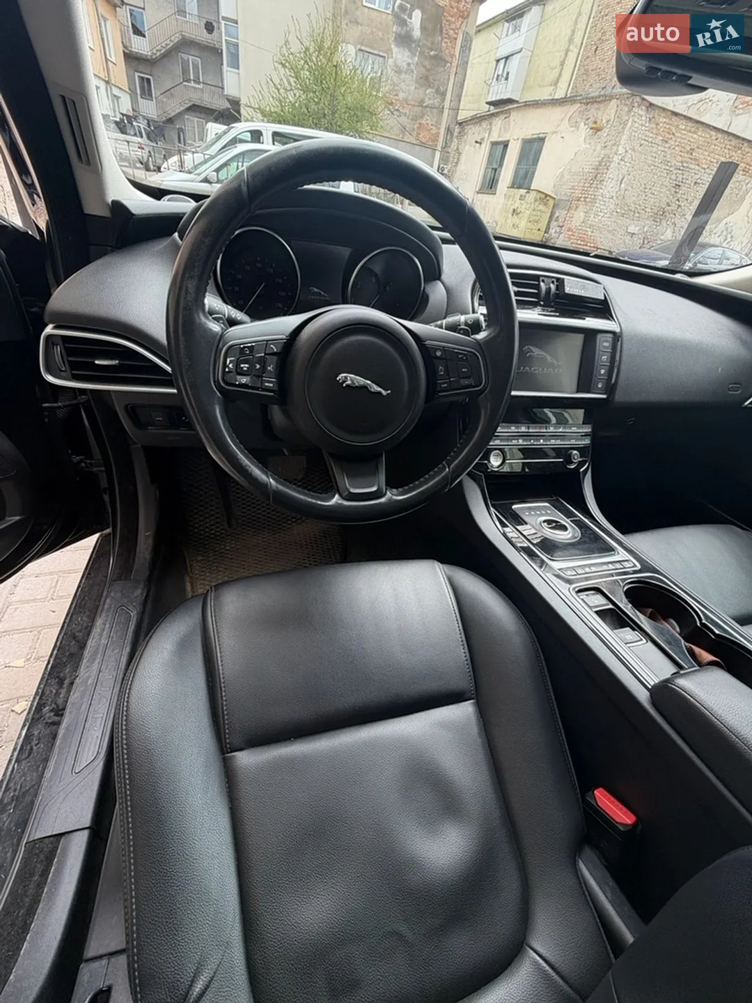 2017 Jaguar XE - мініатюра 9