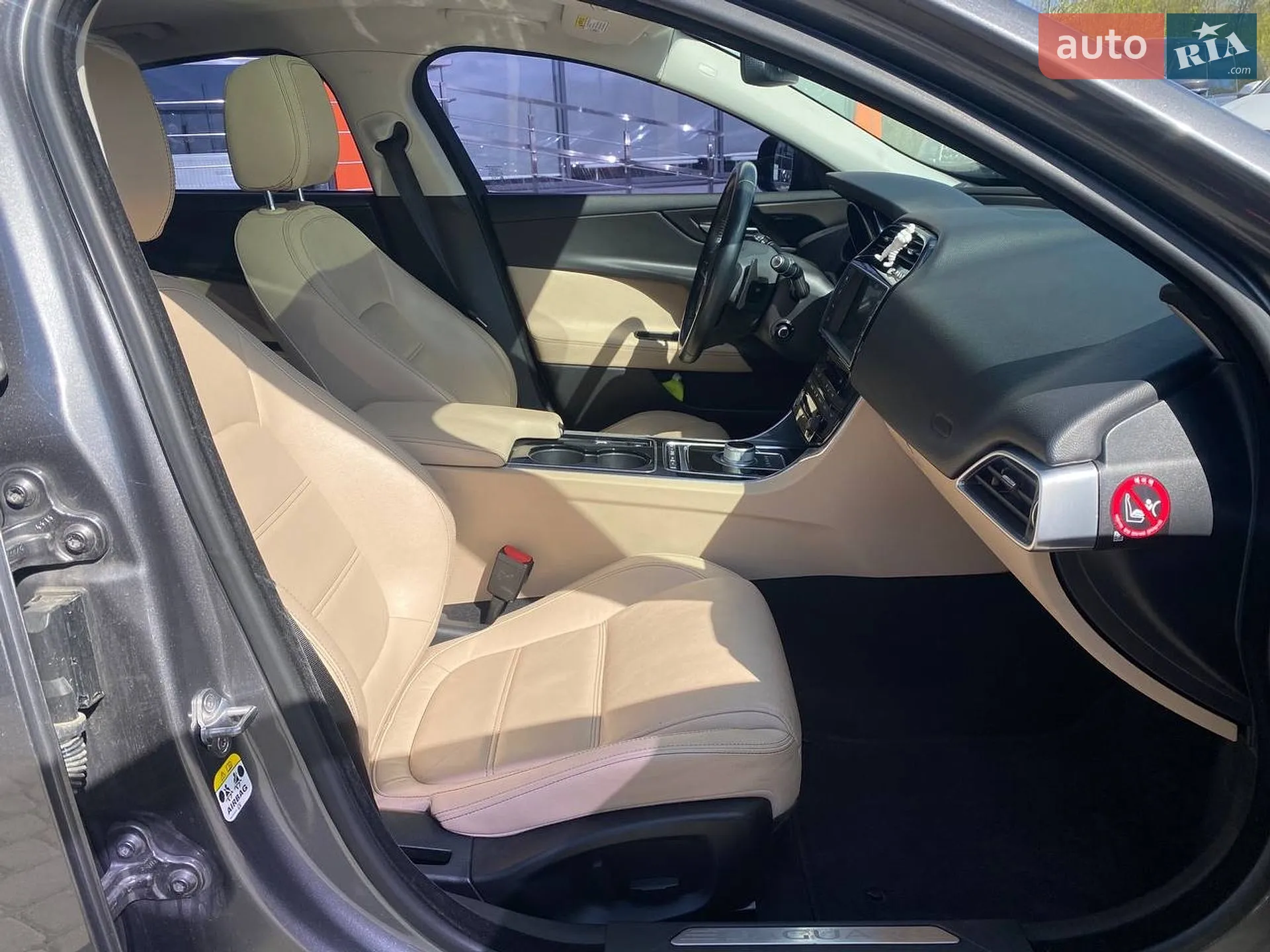 2015 Jaguar XE - мініатюра 23