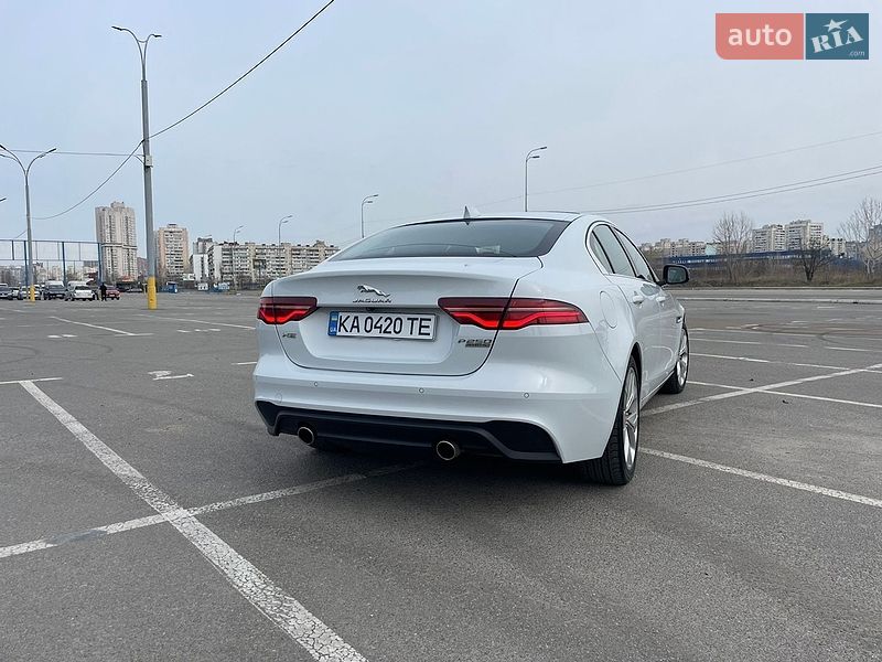 Седан Jaguar XE 2019 в Киеве