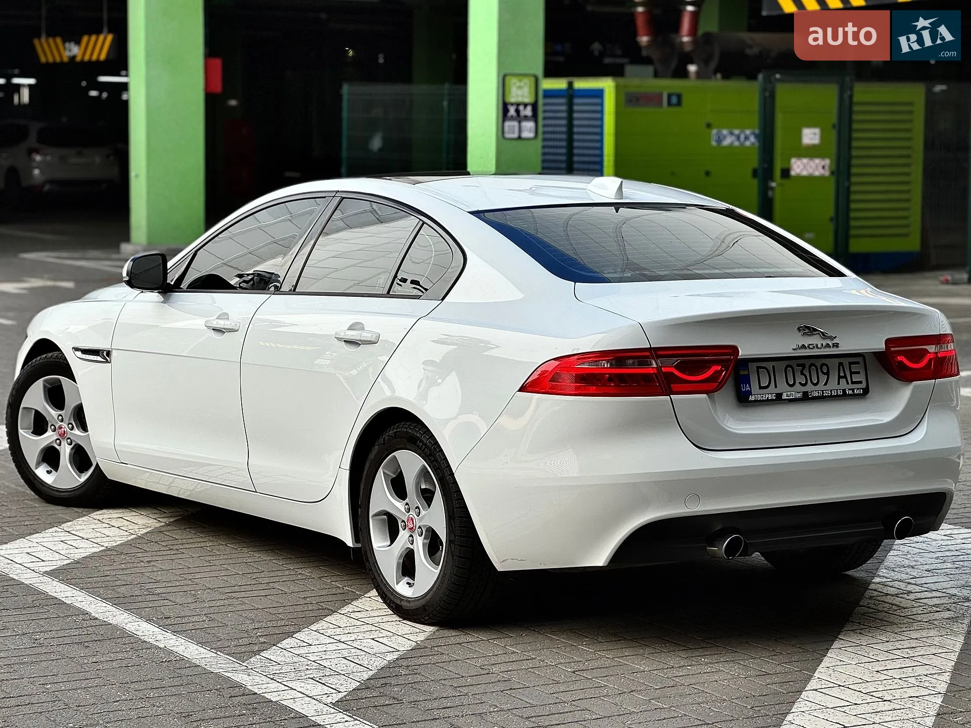 2016 Jaguar XE - мініатюра 33