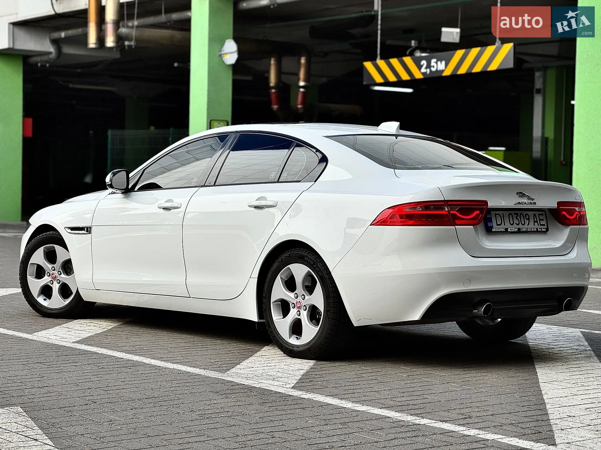 2016 Jaguar XE - мініатюра 36