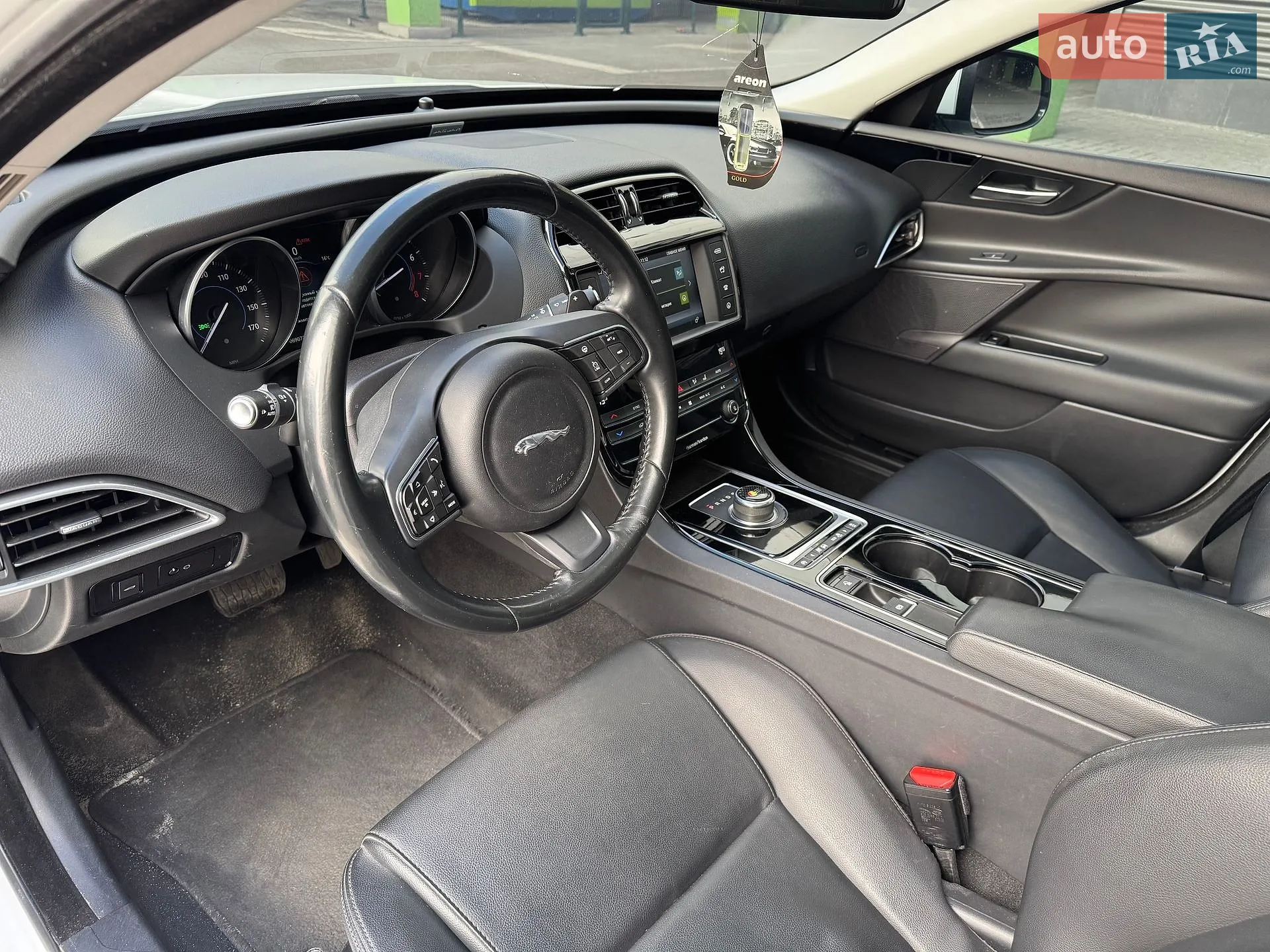 2016 Jaguar XE - мініатюра 37