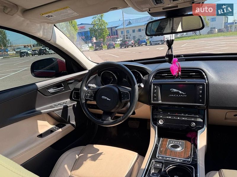 Седан Jaguar XE 2017 в Житомире