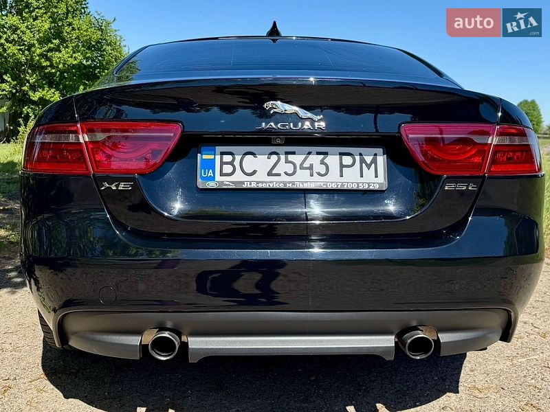 Седан Jaguar XE 2016 в Яворове