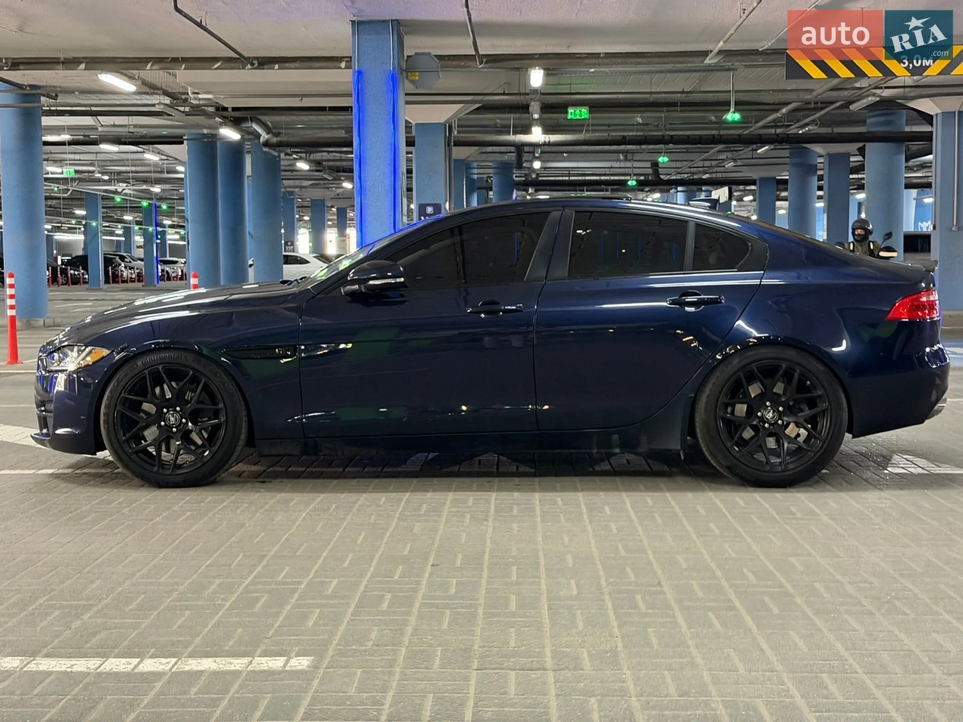 2016 Jaguar XE - мініатюра 4